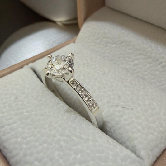 Anillo promesa con baño de oro blanco 18K